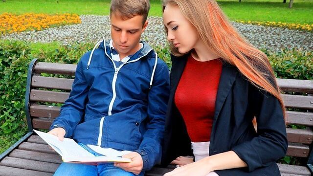 Лезби развела на фут фетиш